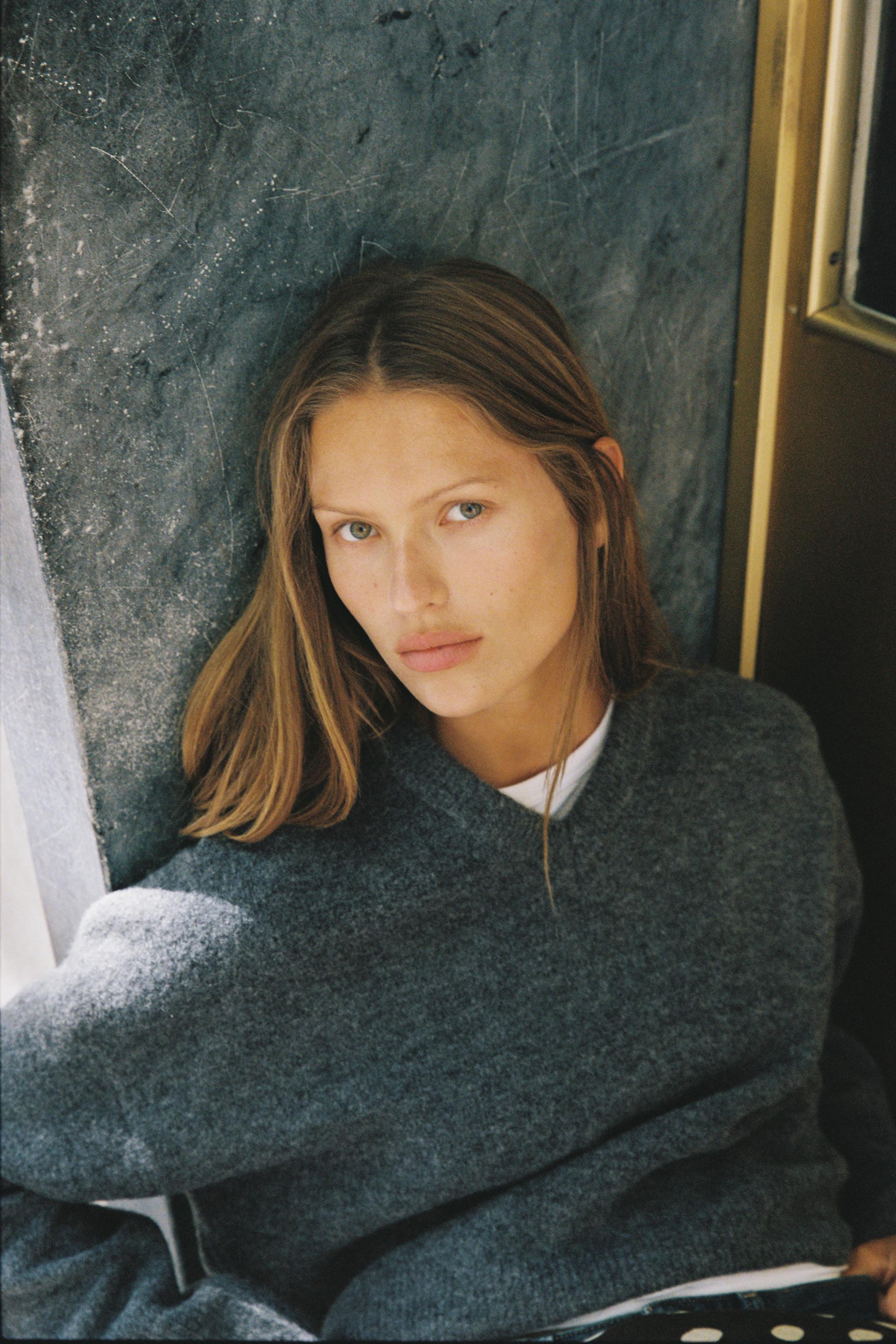 SOFT KNIT BUTTON SWEATER